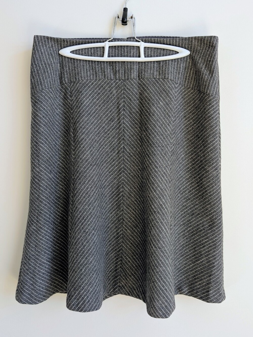 RW&CO. 50% Wool Grey Cream White Striped Flare Skirt Size 10